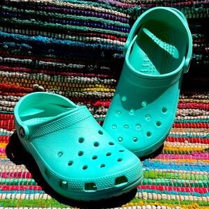 Crocs Classic - great shape size 8M or 10W